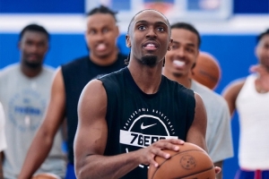 保持专注！76人官方晒球队训练照 马克西&埃奇库姆在列