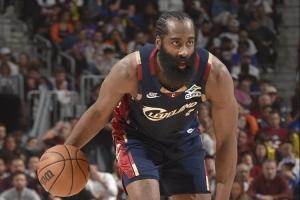 追梦：哈登迟迟未签约是在等球队运作 传闻沃特森是先签后换目标
